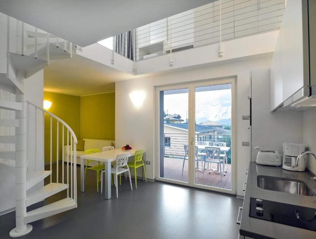 Gardabike Residence Torbole Sul Garda Rum bild